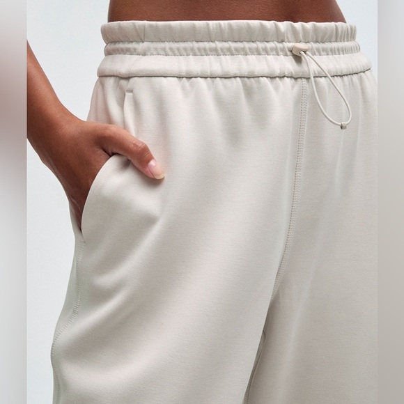 NWT Lululemon Softstreme High-Rise Pant Regular - Picture 5 of 10